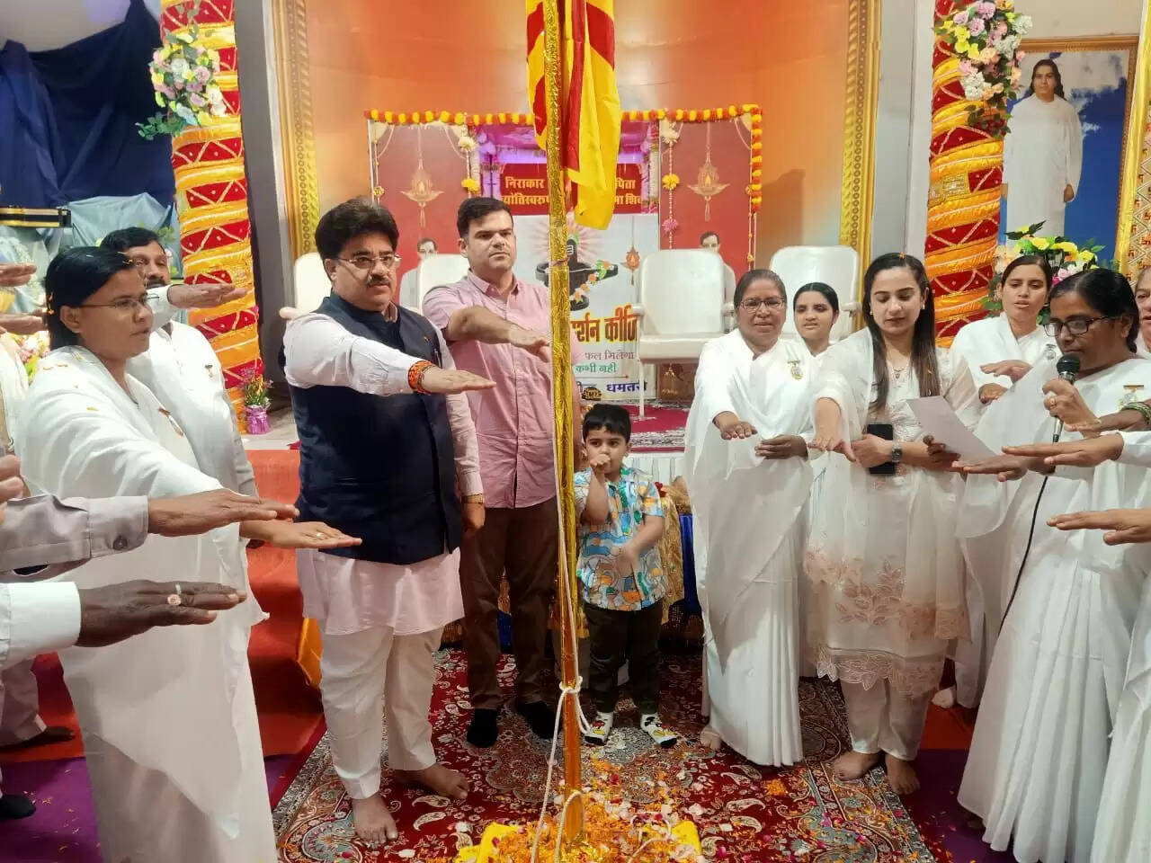 शिव जयंती पर आत्मउन्नति और सकारात्मक परिवर्तन की ली गई प्रतिज्ञा