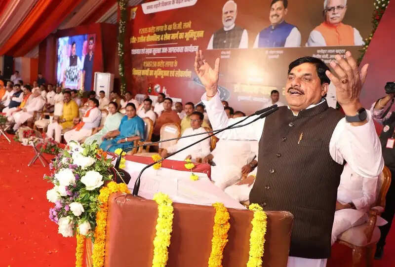 (अपडेट)12 साल में देश में कई अभूतपूर्व कार्य हुए, 25 करोड़ लोग गरीबी से आए बाहर : मनोहर लाल