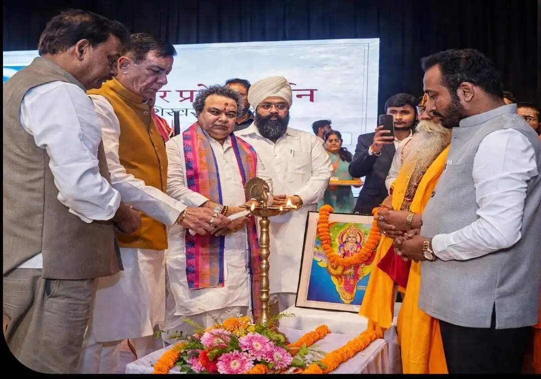 हमारे तीर्थस्थल संस्कृति, अर्थव्यवस्था और चेतना के आधार : सतीश महाना
