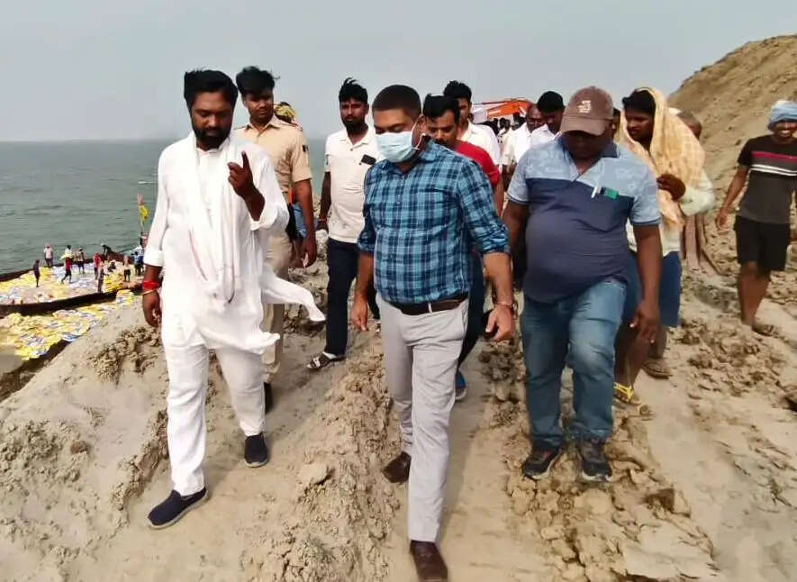 विधायक ने कटाव स्थल का लिया जायजा