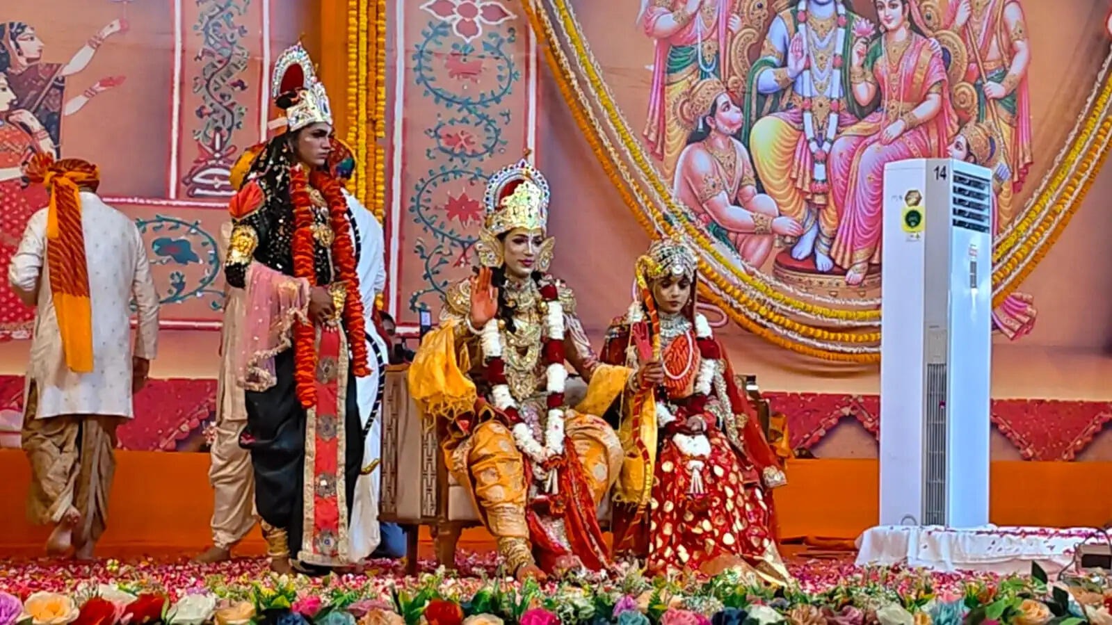 भक्तों के प्रेम और श्रद्धा के भूखे हैं परमात्मा : शांतनु जी महाराज