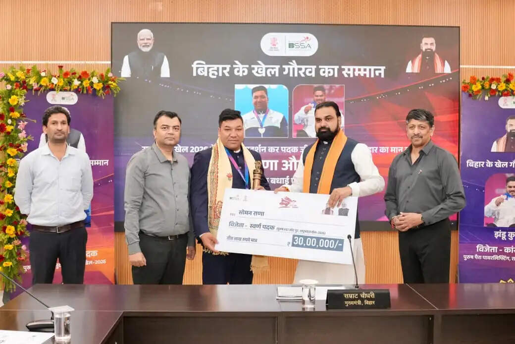 मुख्यमंत्री ने राष्ट्रमंडल खेल 2026 के पदक विजेता पैरा एथलिट खिलाड़ी सोमन राणा एवं झंडू कुमार को किया सम्मानित