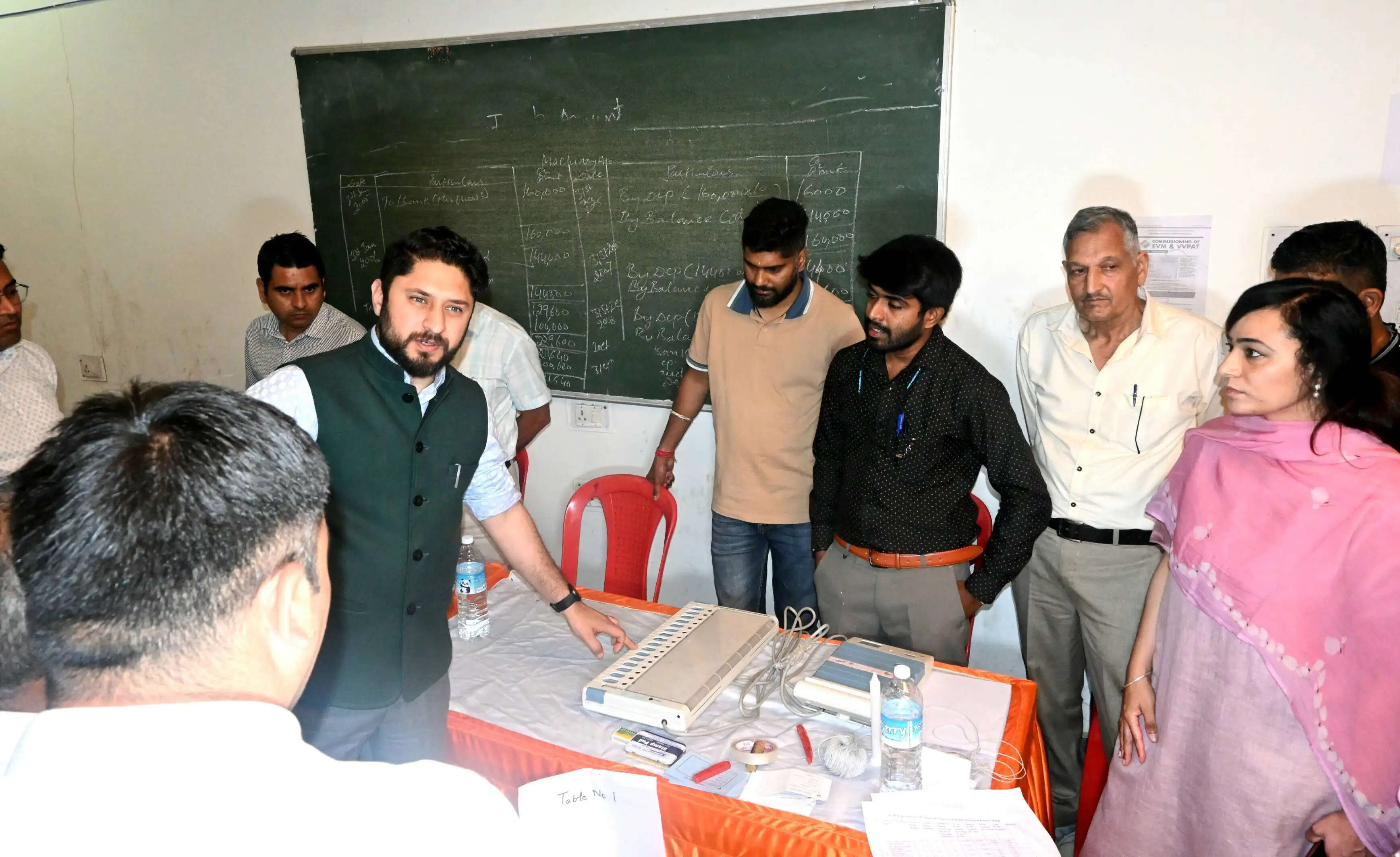 नगर निगम चुनावों में प्रयोग होने वाली ईवीएम-वीवीपैट मशीनों की कमीशनिंग संपन्न
