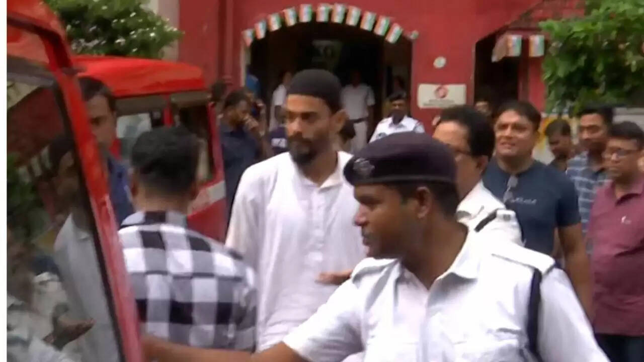 पश्चिम बंगाल विधानसभा चुनाव : वाम मोर्चा और आईएसएफ के बीच सीट बंटवारे पर नहीं बन पा रही सहमति