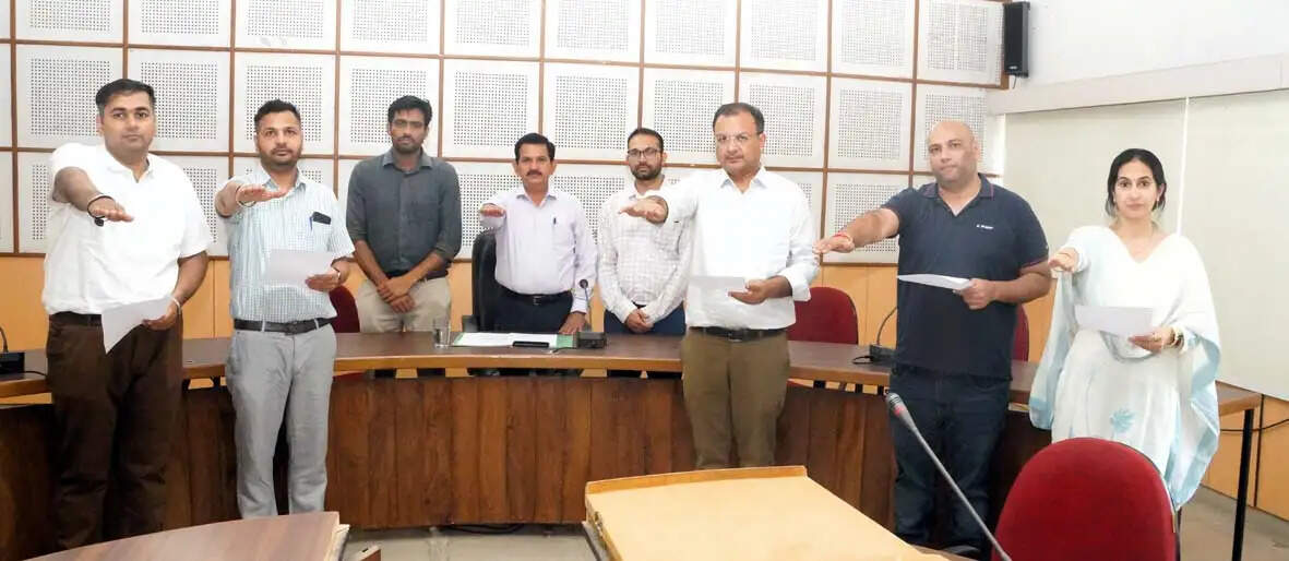 हिसार : लुवास्ता कार्यकारिणी निर्विरोध निर्वाचित, शपथ ग्रहण समारोह आयाेजित