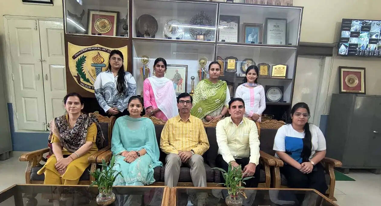 हिसार : एमएससी जूलॉजी के विद्यार्थियों की तृतीय सेमेस्टर के परीक्षा परिणामों में शानदार उपलब्धि