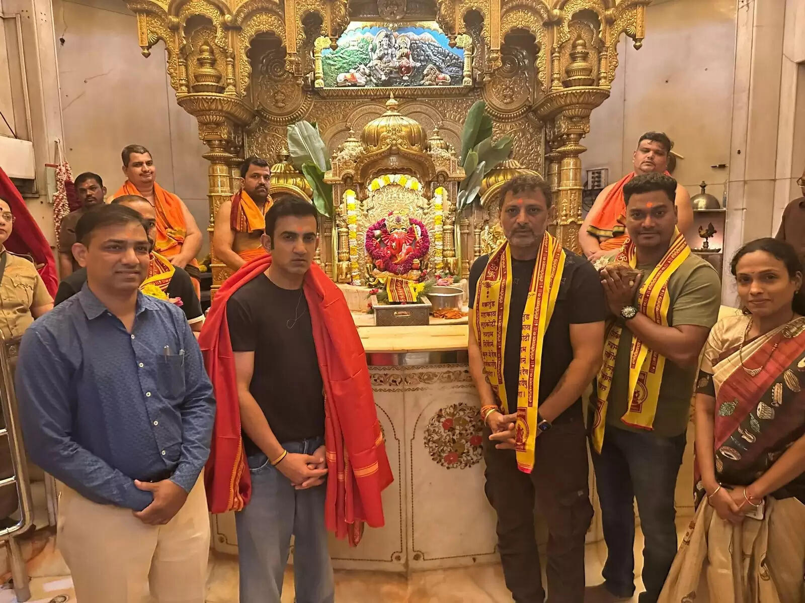 टीम इंडिया के हेड कोच गौतम गंभीर ने सिद्धिविनायक मंदिर में किया विघ्नहर्ता का दर्शन