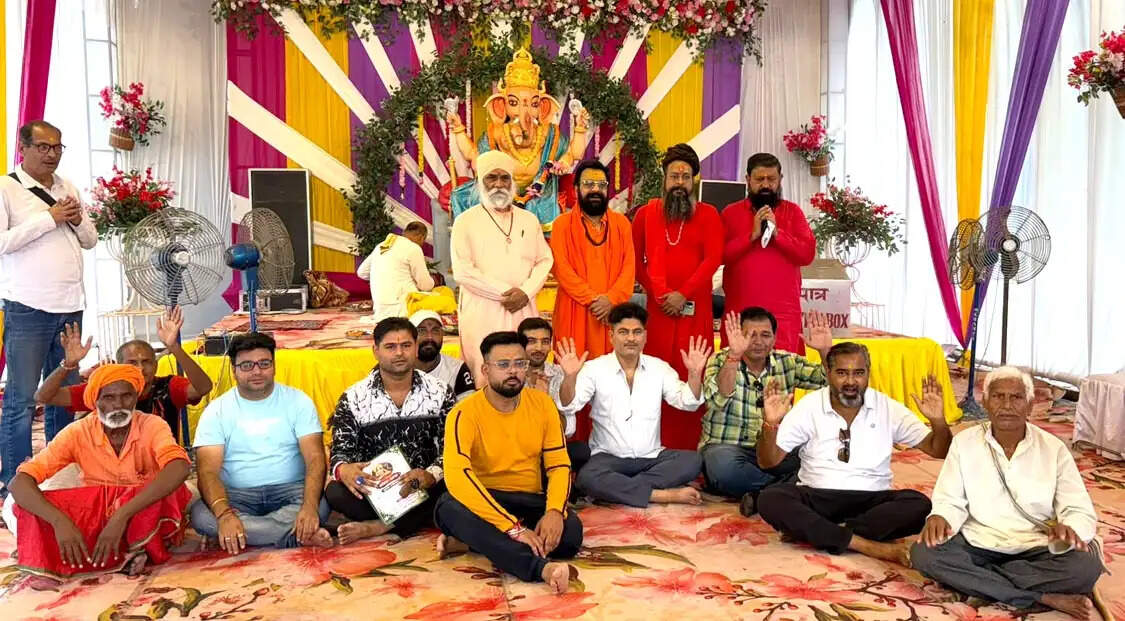 ननिहाल में विराजे गणपति, दक्षेश्वर महादेव मंदिर में विधिवत प्रतिमा स्थापना