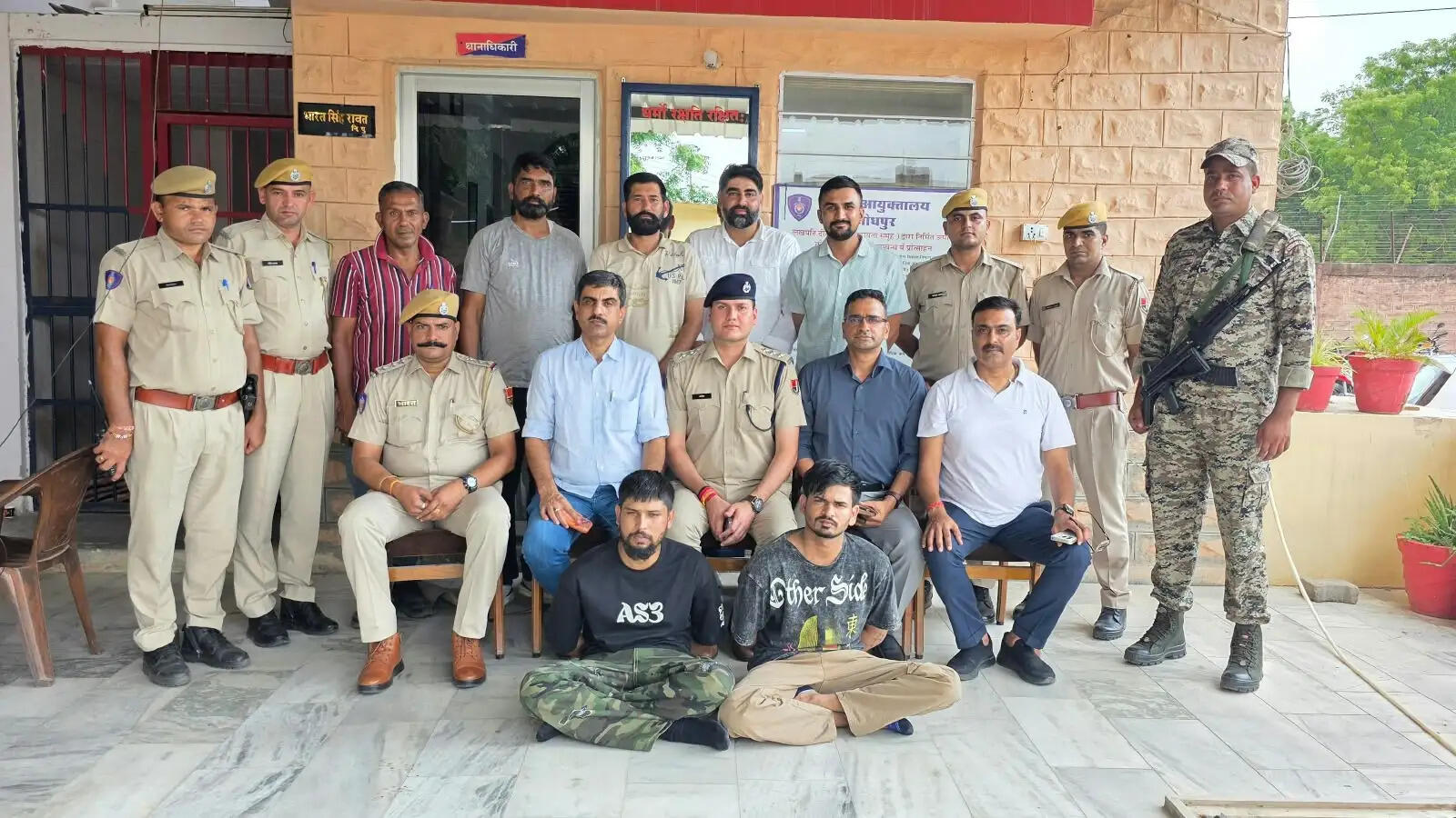 जोधपुर में लॉरेंस-आरजू बिश्नोई गैंग के दो इनामी शूटर गिरफ्तार, व्यापारी से रंगदारी की फिराक में थे