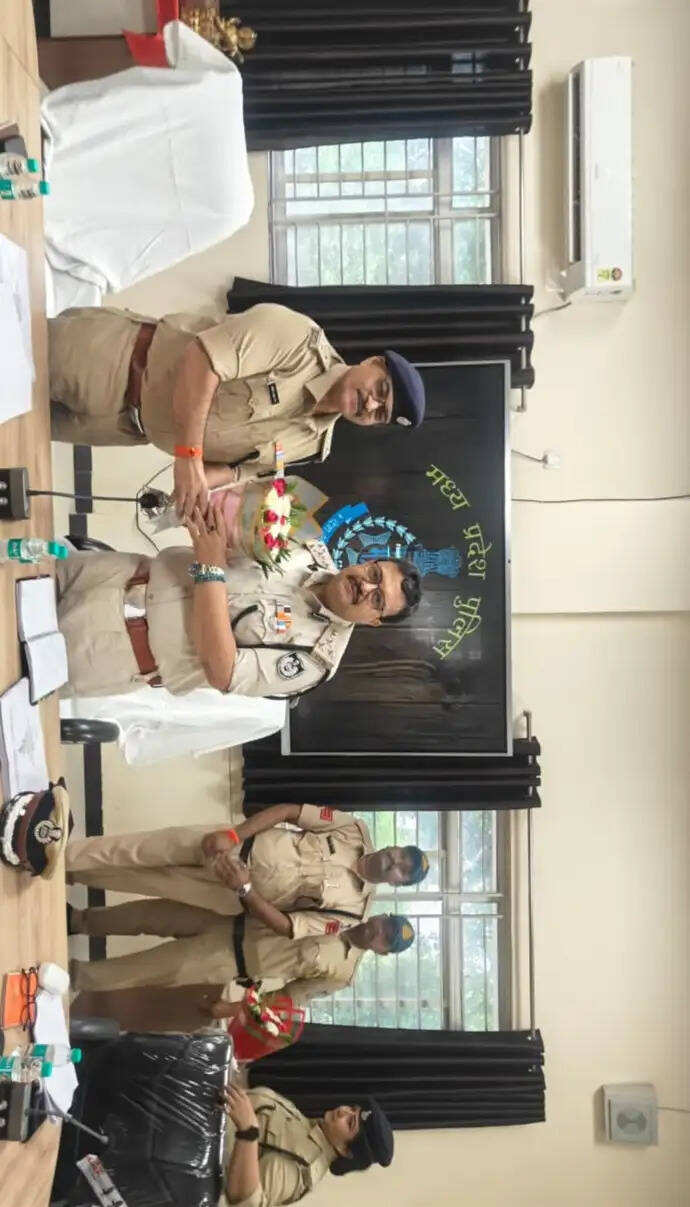 डीआईजी ने मैहर जिले की वार्षिक अपराध समीक्षा की, लंबित मामलों के शीघ्र निराकरण के निर्देश