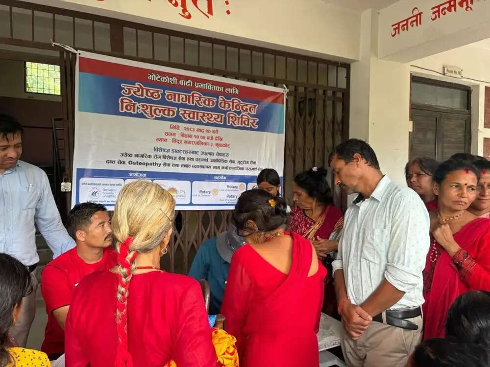 बाढ़ में दवाएं गंवाने वाले बुजुर्गों के लिए नुवाकोट में लगा निःशुल्क स्वास्थ्य शिविर