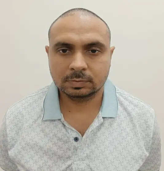एसआई भर्ती परीक्षा पेपर लीक प्रकरण में इनामी फरार सहायक लेखाधिकारी गिरफ्तार