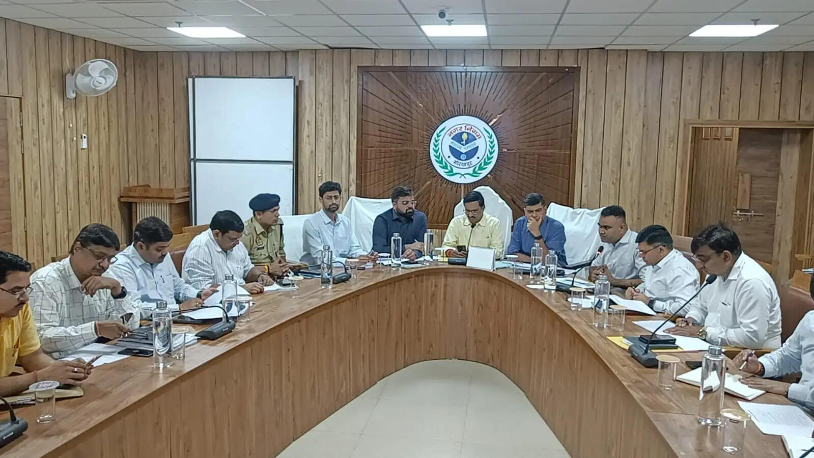 बाढ़ व जलभराव से निपटने को प्रशासन अलर्ट
