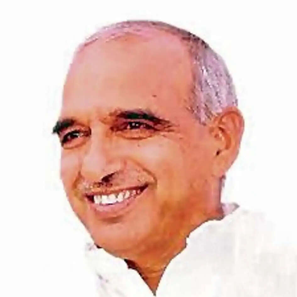 हिसार : सरकार ने शिक्षा व चिकित्सा देने में हाथ खड़े किए : संपत