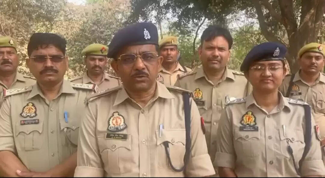 रेलवे ट्रैक के किनारे मिला युवक का शव