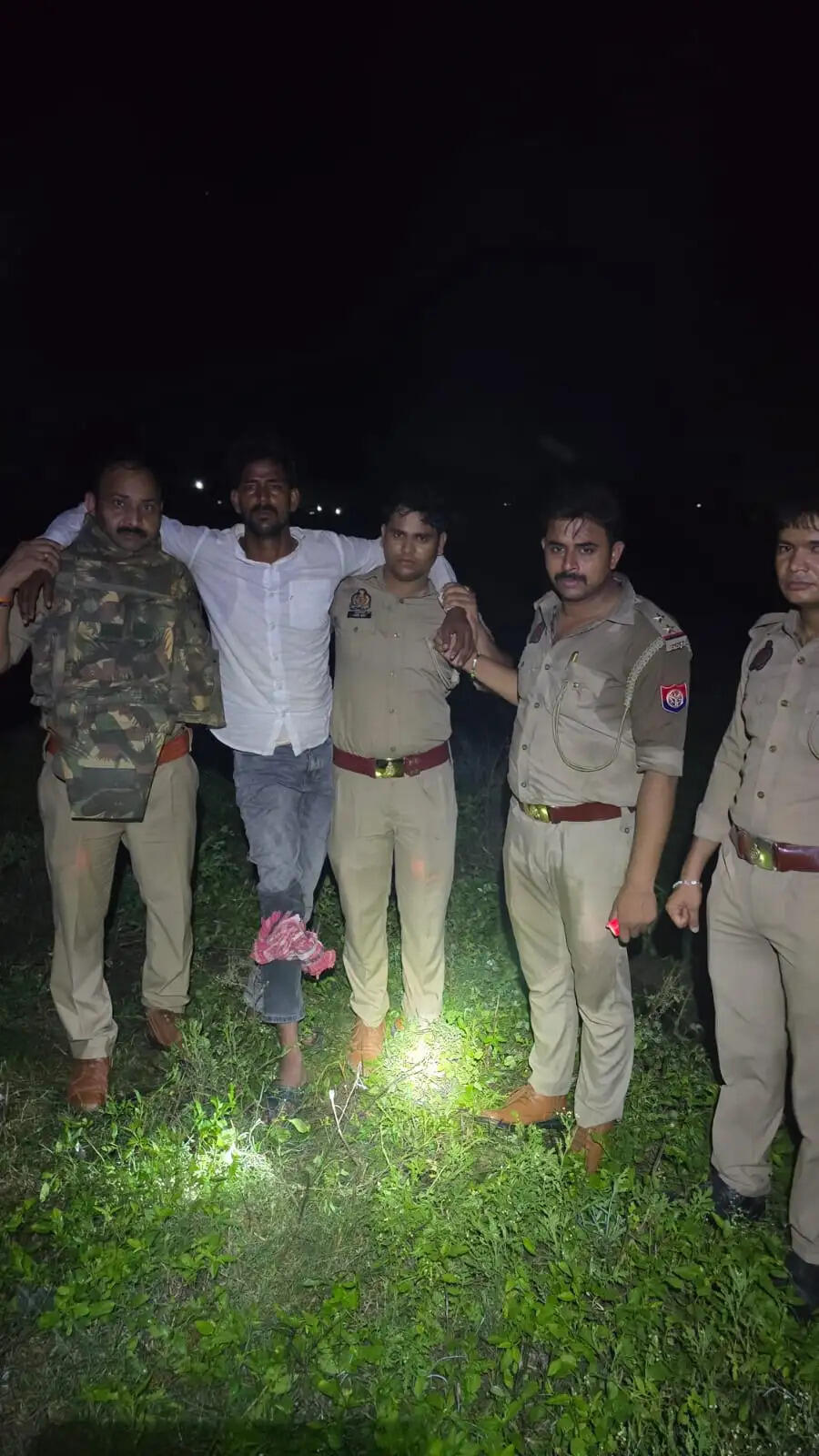 बलिया: पुलिस मुठभेड़ में गौवध के दो आरोपित गिरफ्तार