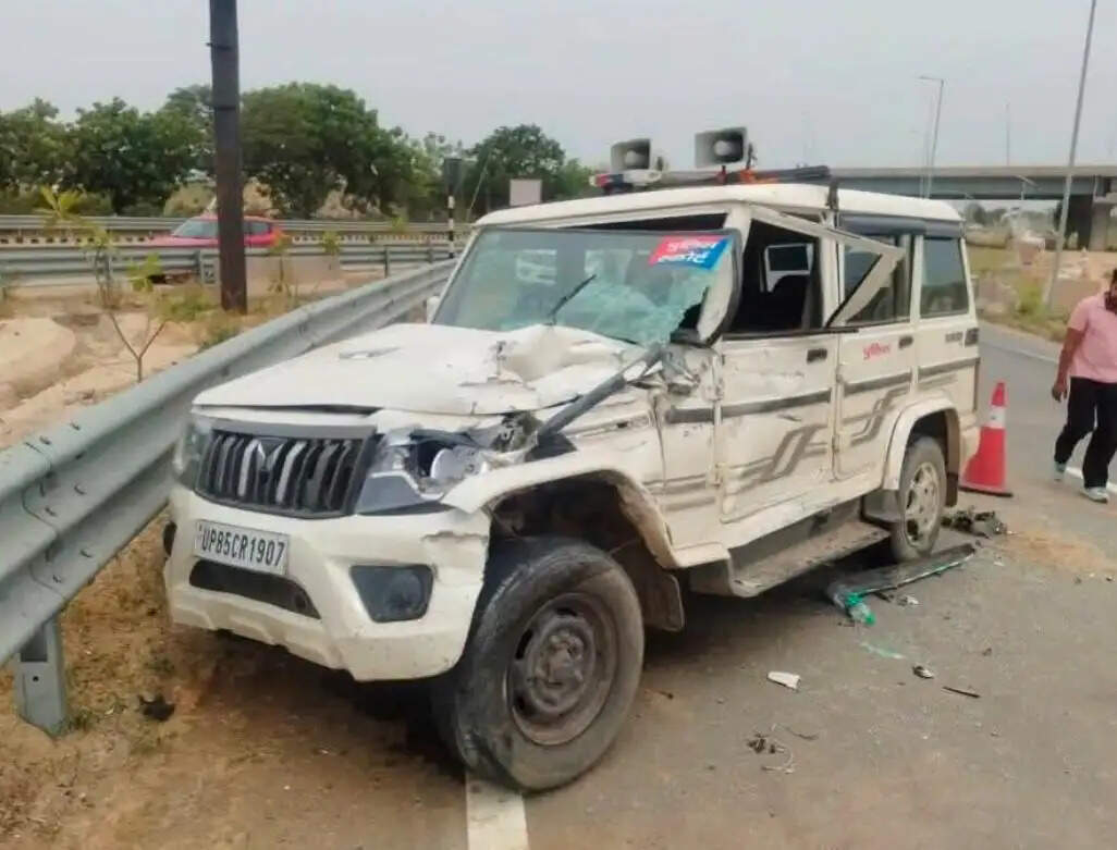 मथुरा के विधायक के एस्कॉर्ट में चल रही बोलेरो में ट्रक चालक ने मारी टक्कर, दरोगा की मौत