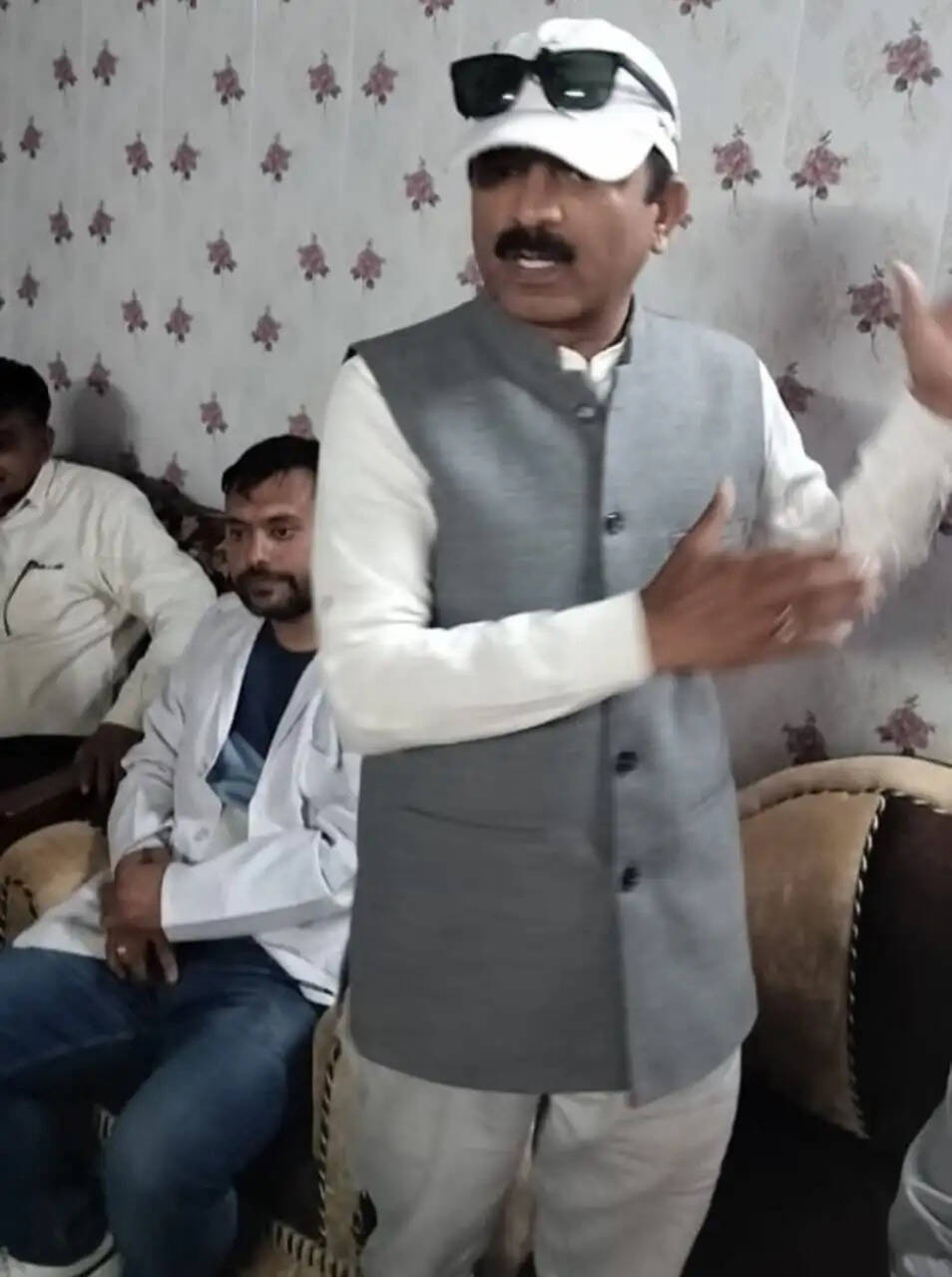 सुदूर मलारी गांव में लगा बहुउद्देशीय शिविर, ग्रामीणों को दी योजनाओं की जानकारी