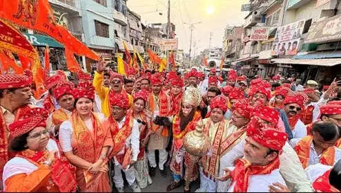 प्रयागराज में धूमधाम से निकली भगवान श्री राम की शोभा यात्रा