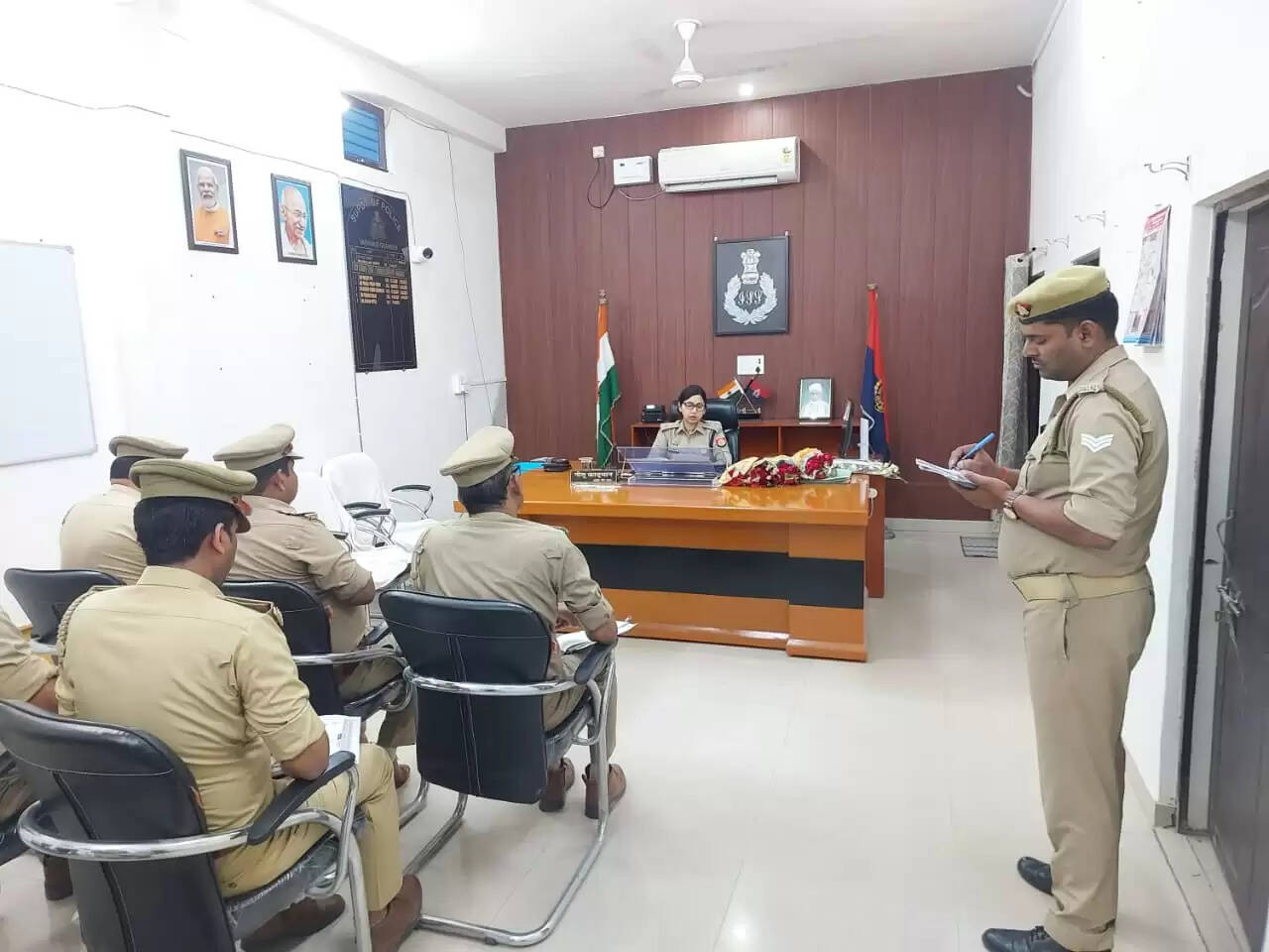 नवागत डीसीपी गोमती जोन ने थाना प्रभारियों संग की परिचयात्मक बैठक, समीक्षा