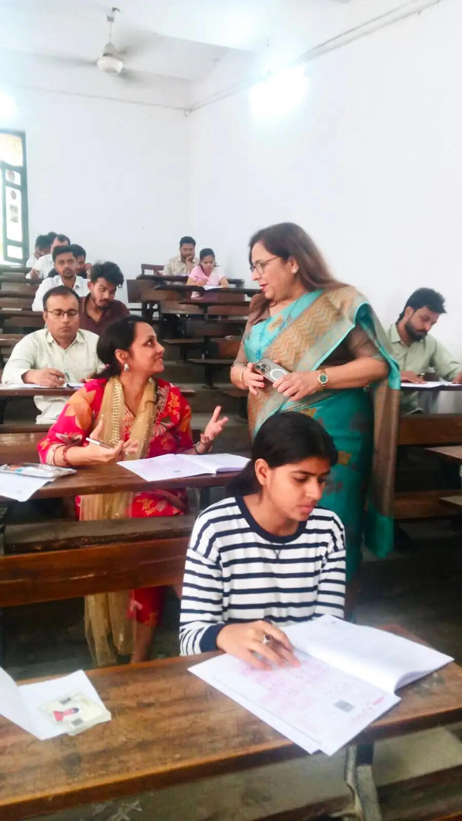 दीनदयाल उपाध्याय गोरखपुर विश्वविद्यालय: शोध पात्रता परीक्षा के पहले दिन 86 प्रतिशत हुए शामिल