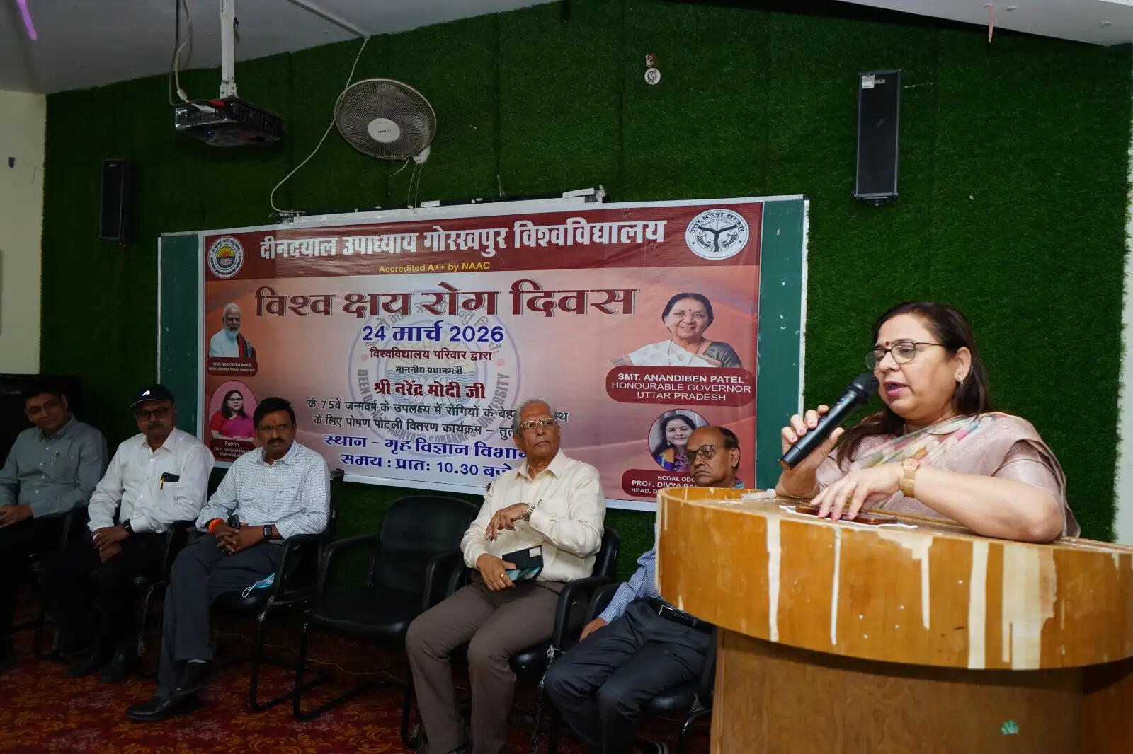 विश्व क्षय रोग दिवस पर डीडीयू विश्वविद्यालय की अनूठी पहल, मरीजों को दी गईं प्रोटीन युक्त पोषण पोटलियां