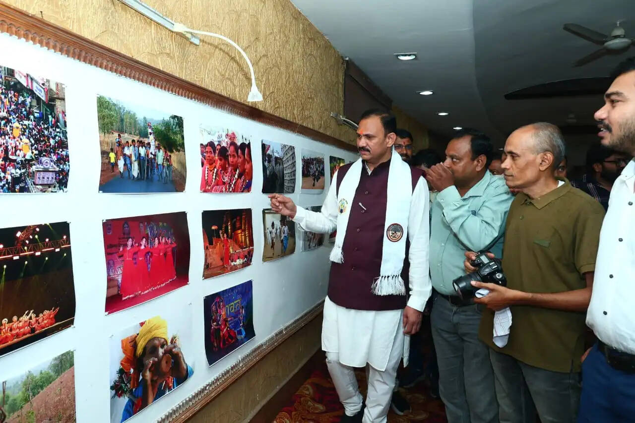स्वास्थ्य मंत्री जायसवाल ने किया दृश्य संवाद 2026 का शुभारंभ