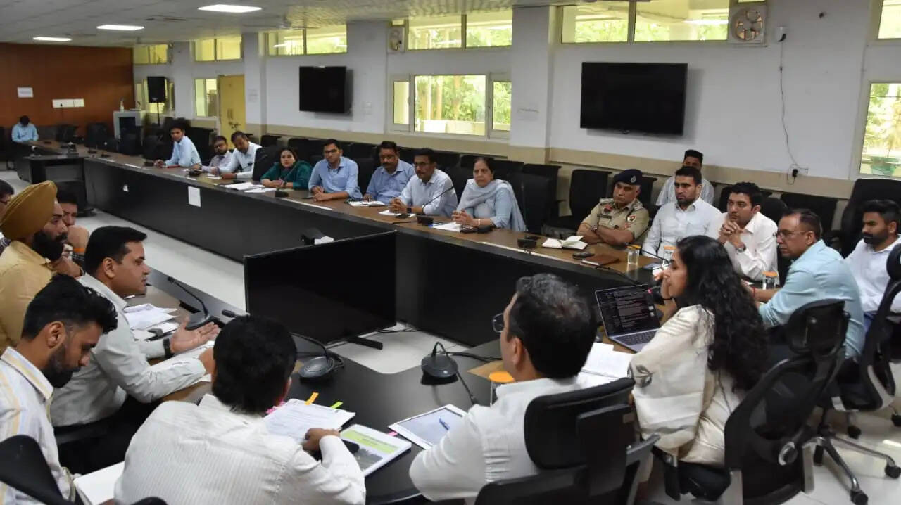 कैथल: मानसून से पहले बाढ़ सुरक्षा को लेकर पुख्ता प्रबंध सुनिश्चित करें अधिकारी : डीसी अपराजिता