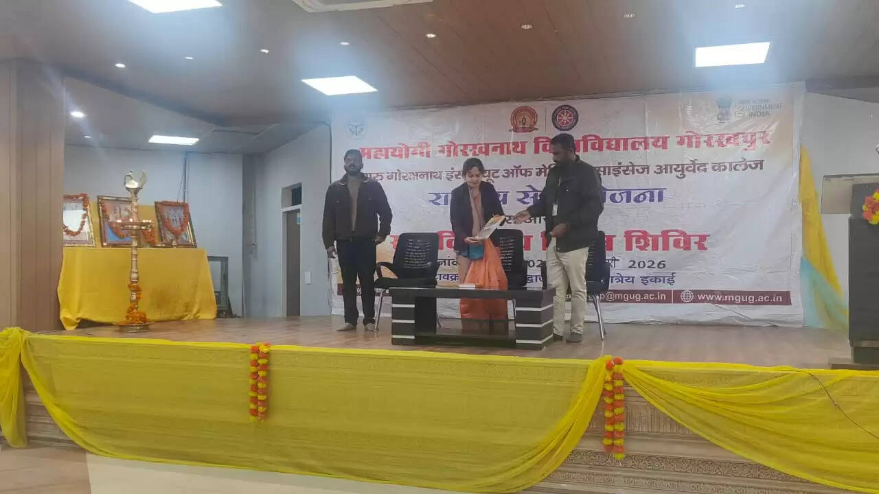 नशामुक्ति और स्वास्थ्य जागरूकता के साथ रासेयो ने दिया जनसेवा का संदेश