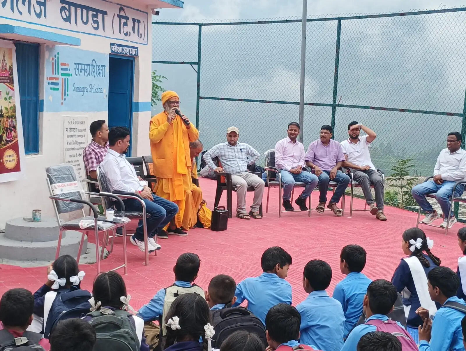 गायत्री शक्तिपीठ की पहल पर थाैलधाार के स्कूलाें में कराई गई जागरूकता कार्यशाला