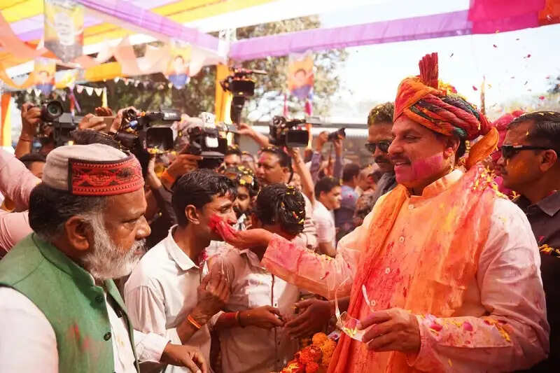 होली का उत्सव हर आंगन में बिखेरे सुख, शांति और समृद्धि के नए रंग : मुख्यमंत्री डॉ. यादव