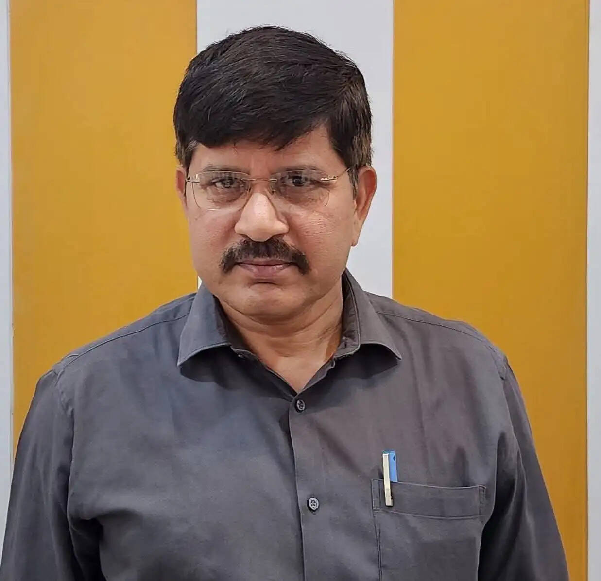 डीआईओएस गोरखपुर का आकस्मिक निधन
