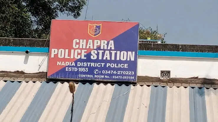 नदिया में बमबाजी और फायरिंग, एक घायल