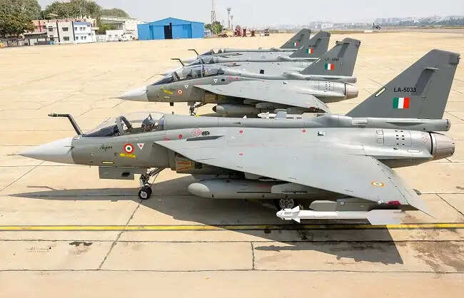 दो माह 'ग्राउंडेड' रहने के बाद अब फिर से उड़ान भर सकेंगे तेजस लड़ाकू जेट