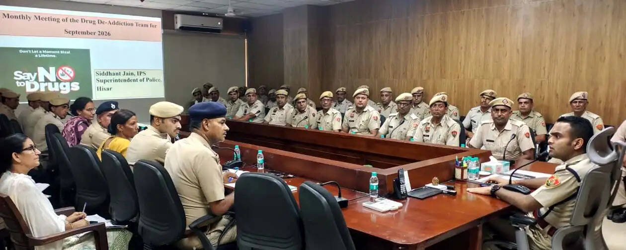 हिसार : नशे के खिलाफ कार्रवाई के साथ नशा पीड़ितों को मुख्यधारा में लाना भी प्राथमिकता : सिद्धांत जैन