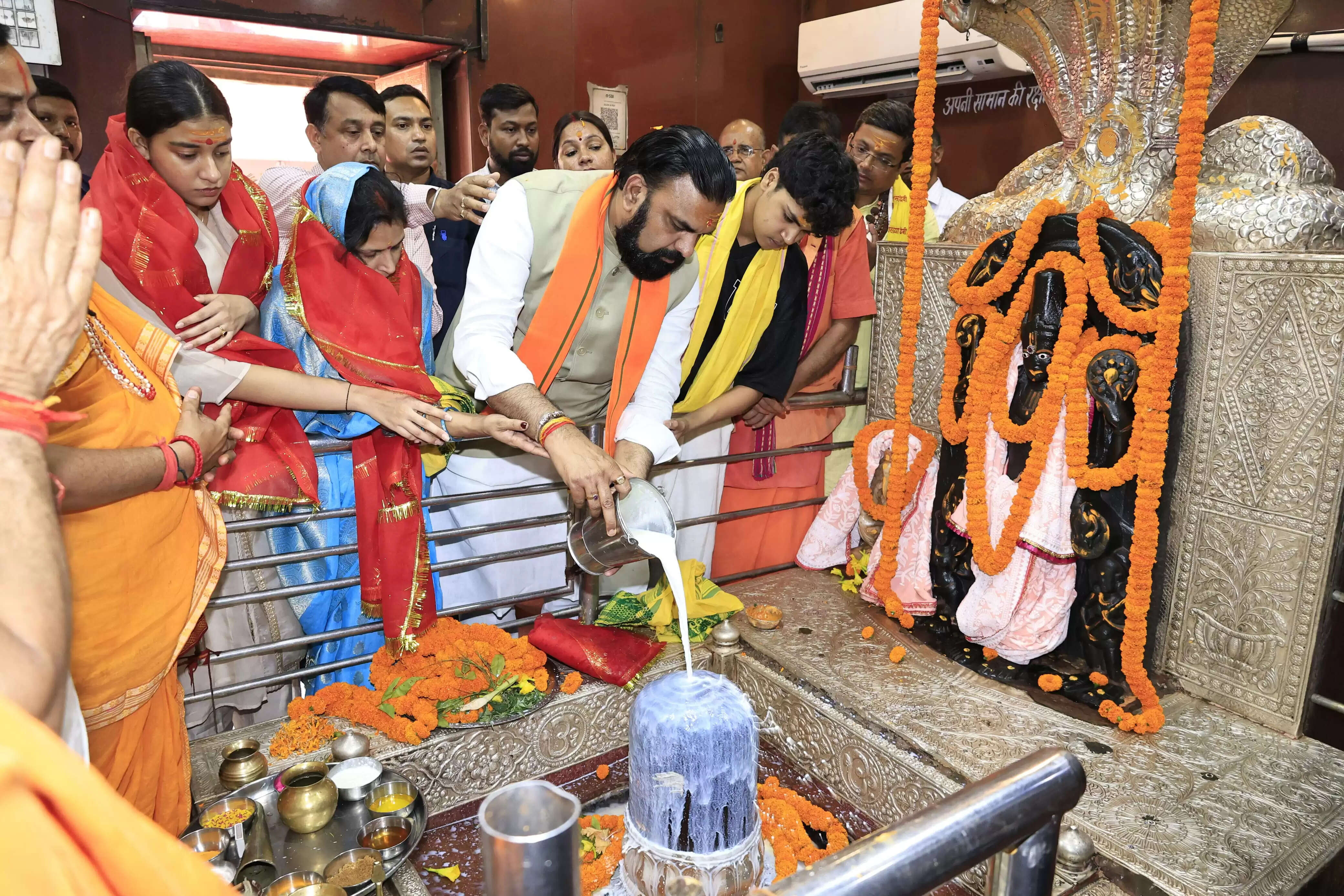 मुख्यमंत्री सम्राट चौधरी ने बाबा हरिहर नाथ मंदिर में की पूजा-अर्चना