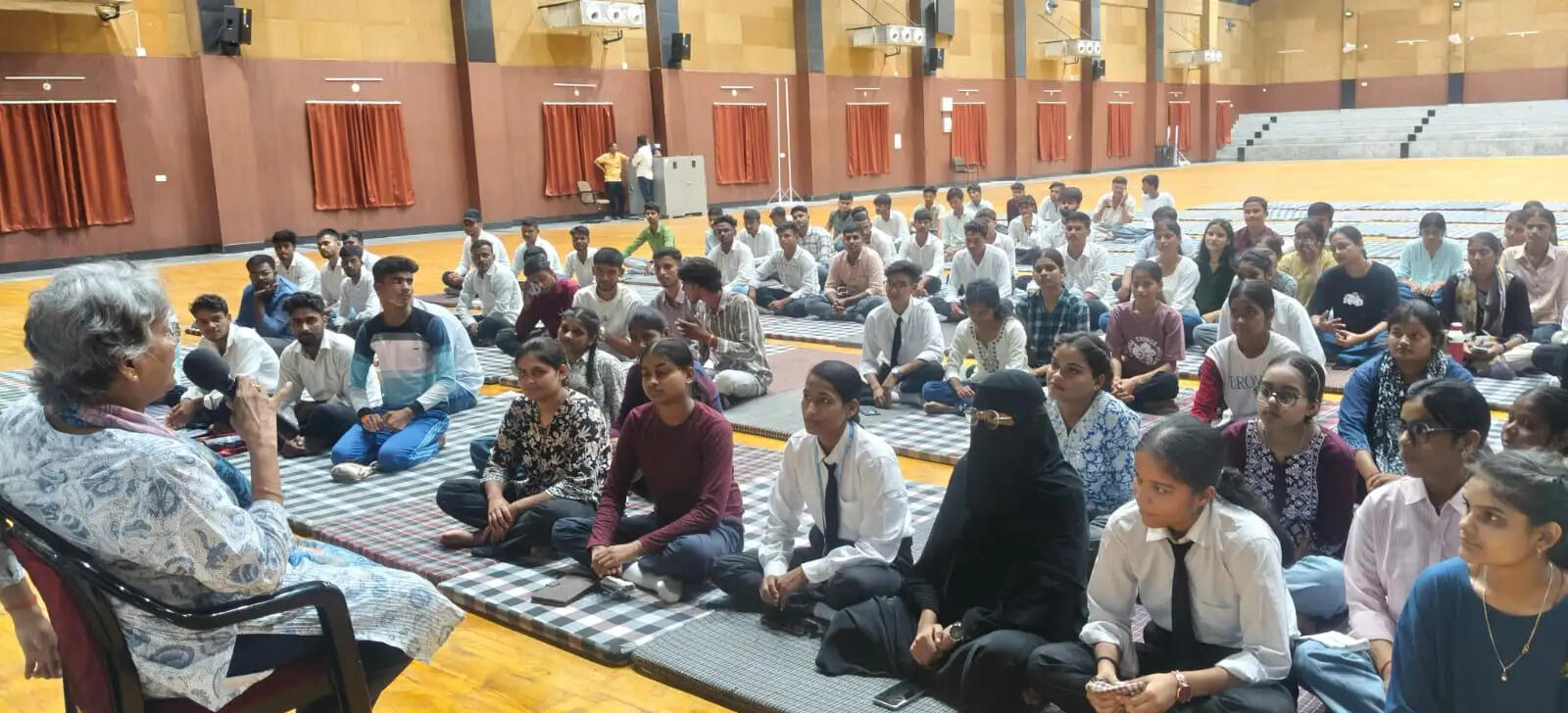 अनुशासन से ही बनता है श्रेष्ठ व्यक्तित्व : कुलपति प्रो. वंदना सिंह