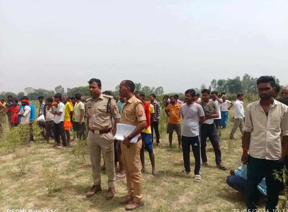 पेड़ पर लटके मिले शादीशुदा युवक और युवती के शव, जांच कर रही पुलिस