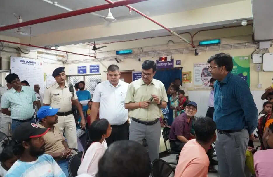 उपायुक्त रंजन ने सदर अस्पताल की व्यवस्थाओं में दिए सुधार के निर्देश