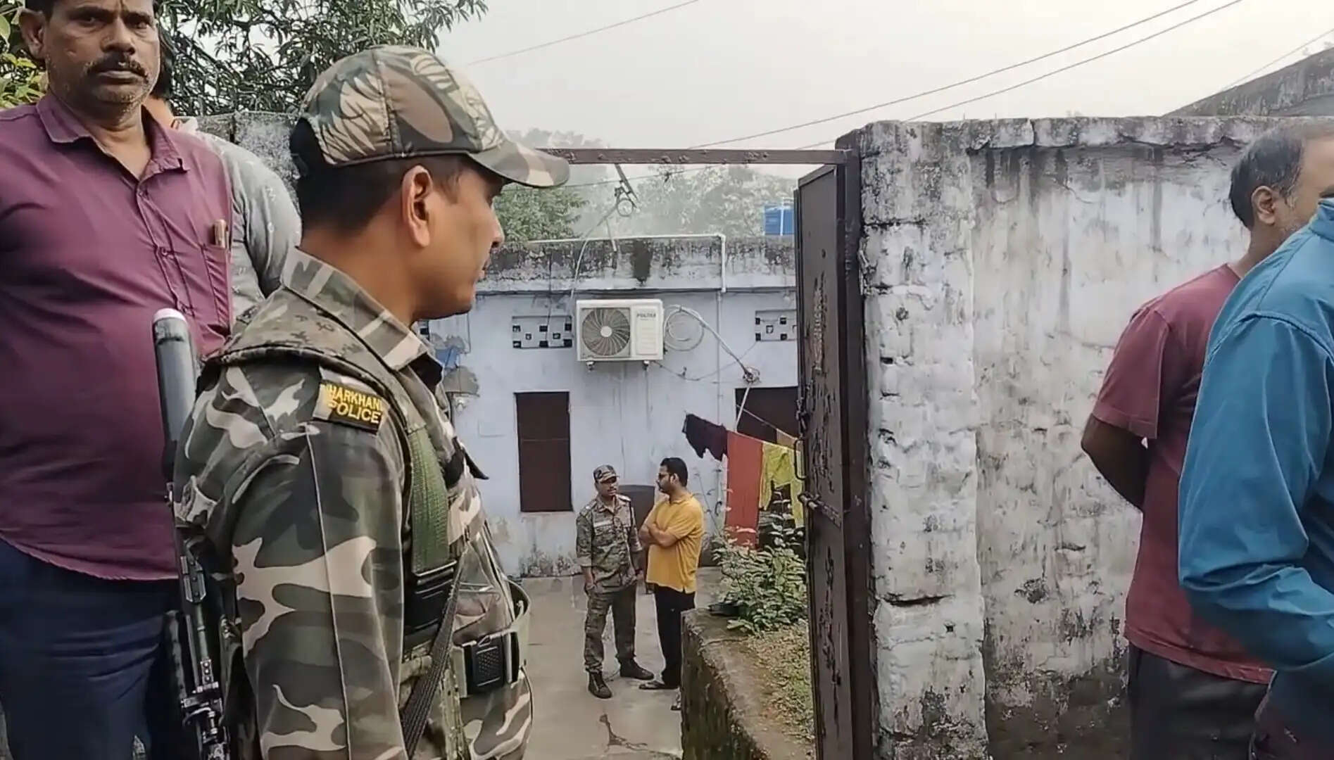 सीसीएल कर्मी की चाकू मारकर हत्या, पत्नी को बंधक बनाकर फरार हुए अपराधी