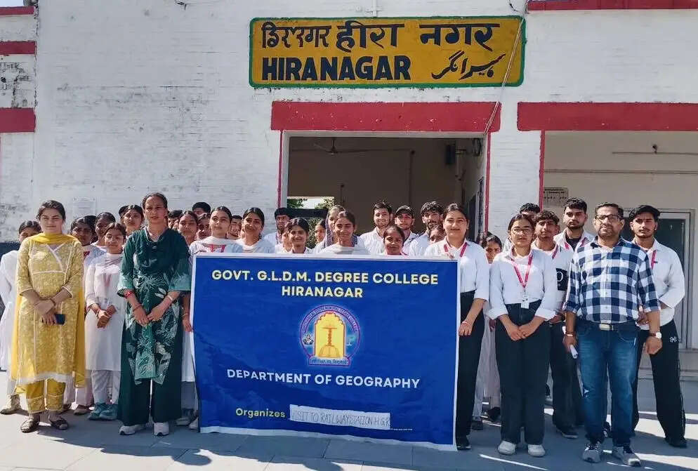 जीडीसी हीरानगर के छात्रों का रेलवे स्टेशन दौरा, टूरिस्ट एस्कॉर्ट कोर्स के तहत मिला प्रैक्टिकल ज्ञान