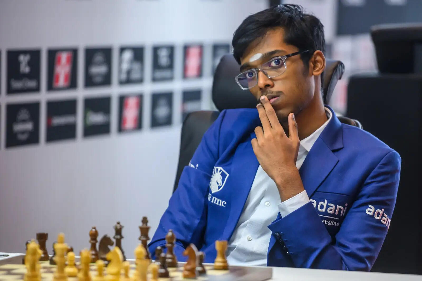 नॉर्वे शतरंज 2026: प्रज्ञानानंद को फिरोजा ने हराया, दिव्या देशमुख ने हम्पी को दी मात