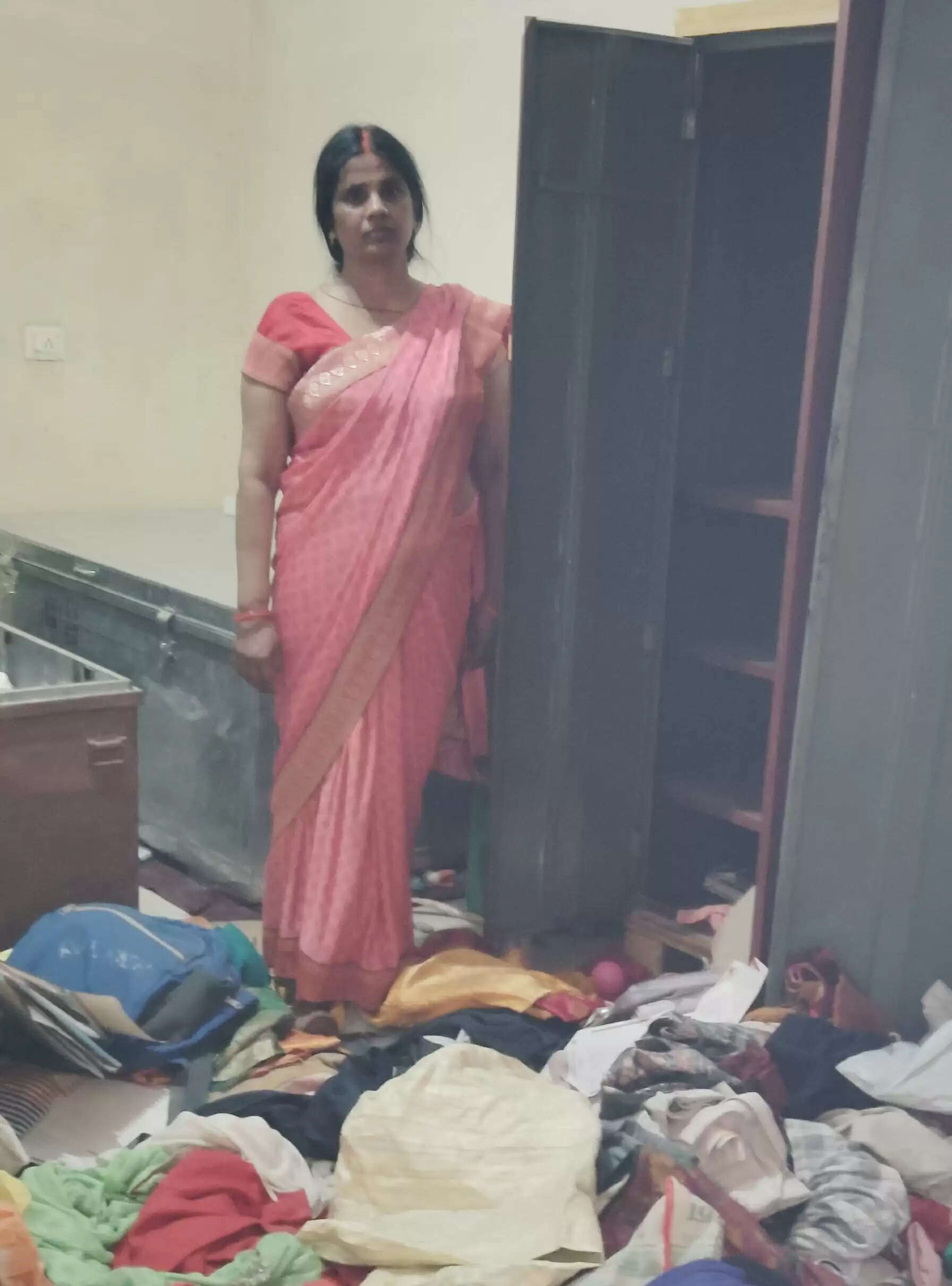 चोरों ने बंद घर में की लाखों की चोरी