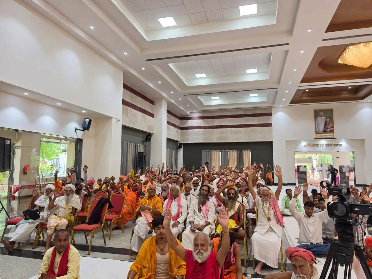 गौ माता को राष्ट्रमाता का दर्जा दिलाने के लिए जयपुर में हुआ शंखनाद