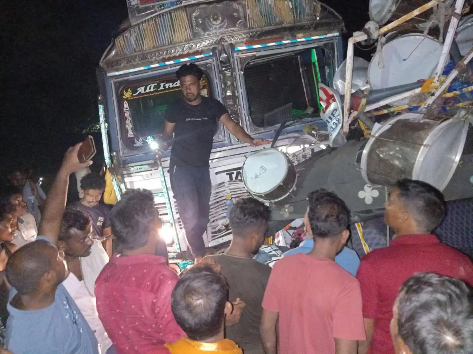 (अपडेट ) रामगढ़-बोकारो एनएच-23 पर हुए हादसे में बैंड पार्टी के आठ कलाकारों की मौत, मुख्यमंत्री ने जताय शोक