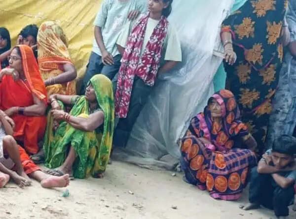 प्रयागराज में युवक की सिर कूचकर हत्या, जांच में जुटी पुलिस