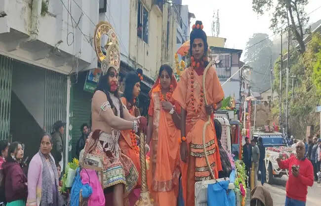 मसूरी में धूमधाम से मनाया गया दशहरा, श्रीराम की निकली शोभायात्रा,गांधी चौक पर रावण दहन