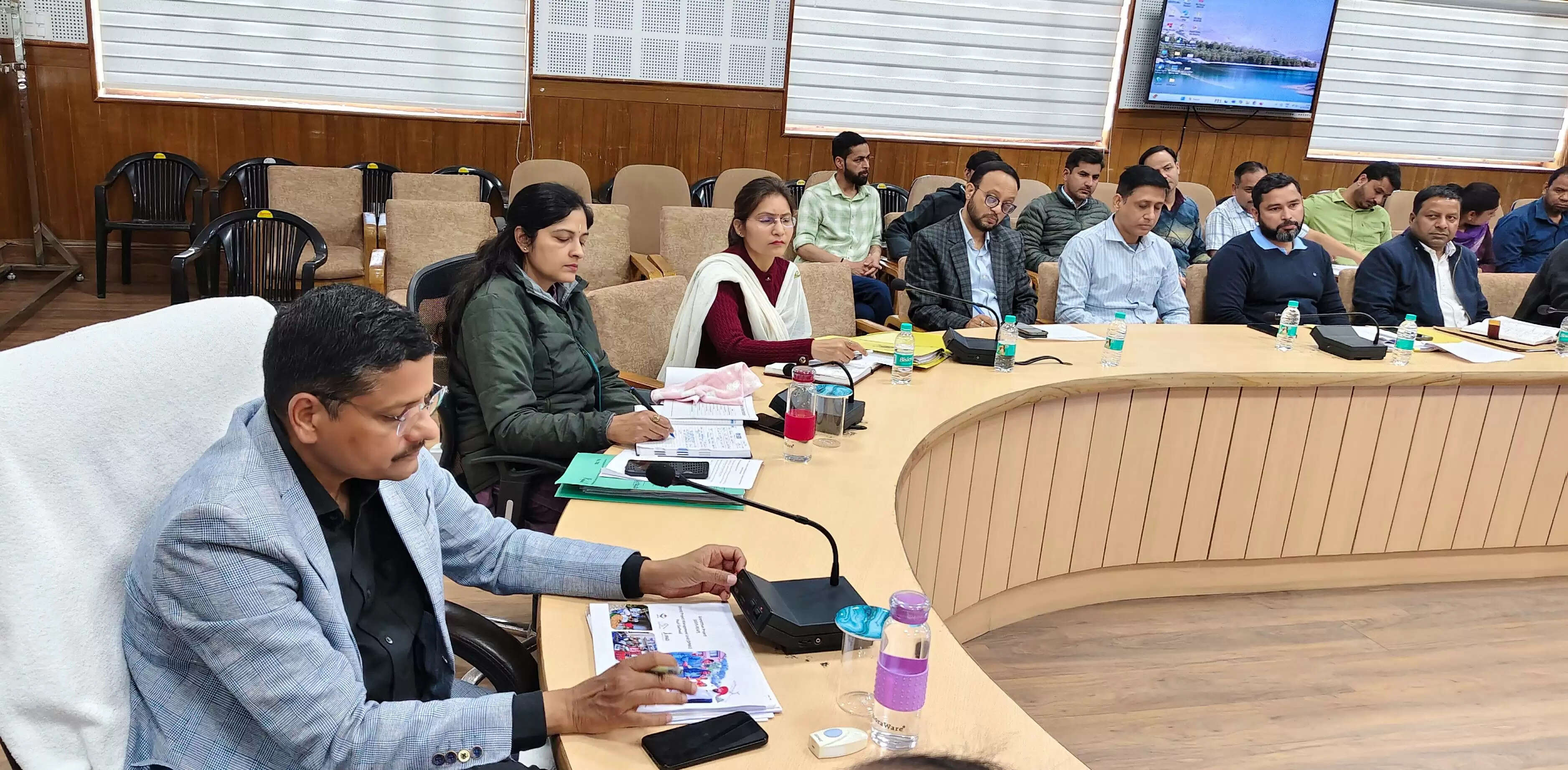 विकास कार्यों में समन्वय और पारदर्शिता पर जोर