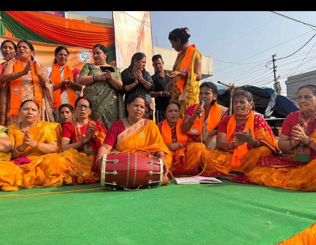 भाजपा के राष्ट्रीय अध्यक्ष नितिन नवीन पहुंचे देहरादून, कई जगह गर्मजाेशी से कार्यकर्ताओं ने किया स्वागत