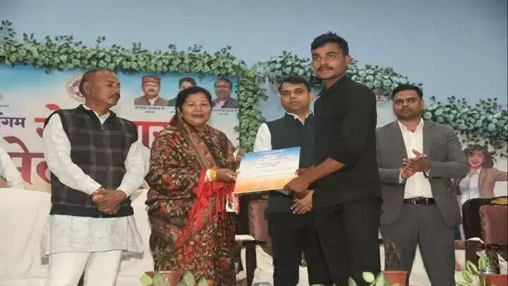 महासंगम युवा रोजगार मेला जनजातीय अंचल के युवाओं के लिए मील का पत्थरः संपतिया उइके